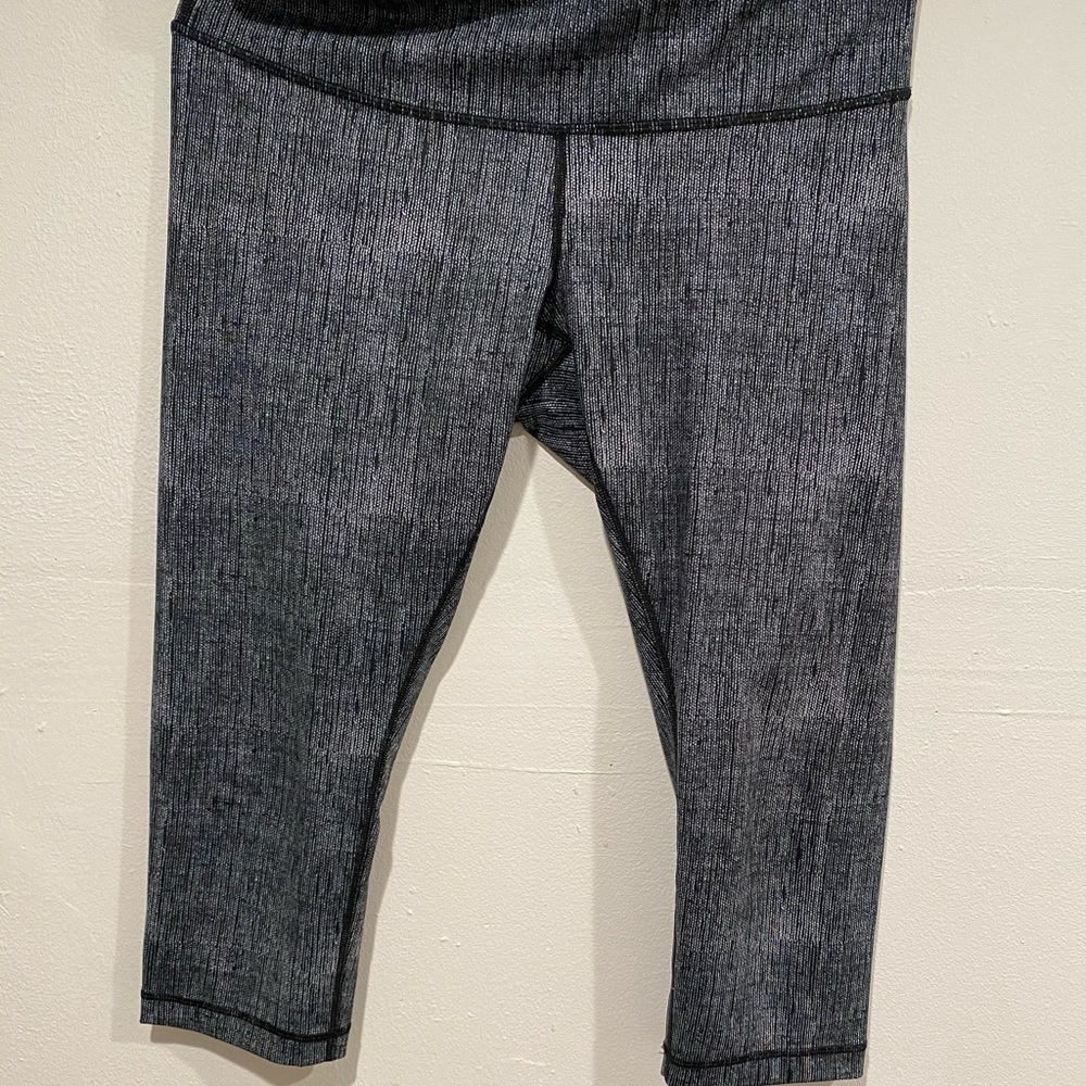 Lululemon yoga capris